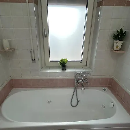 アパート House - *